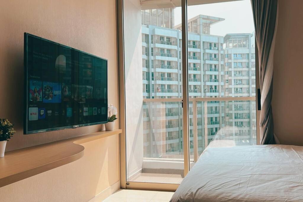 Cozy Studio Suite In Taman Anggrek Residences Jakarta Exteriör bild